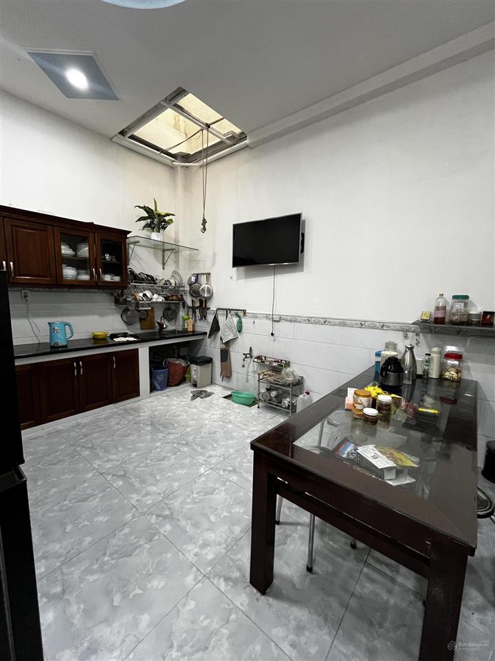 Bán nhà chính chủ đường nguyễn văn quá, diện tích 5m x 14m, đúc 3 tấm, giá 6 tỷ (chốt), hẻm 3m