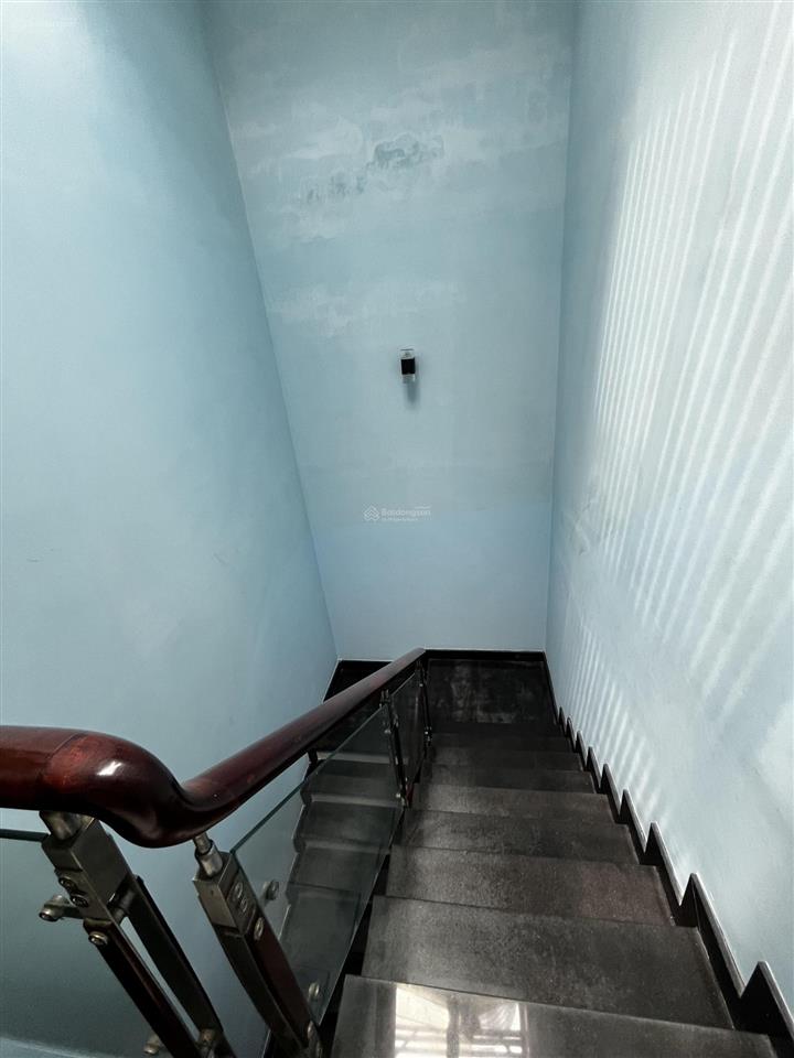 Bán nhà chính chủ đường nguyễn văn quá, diện tích 5m x 14m, đúc 3 tấm, giá 6 tỷ (chốt), hẻm 3m