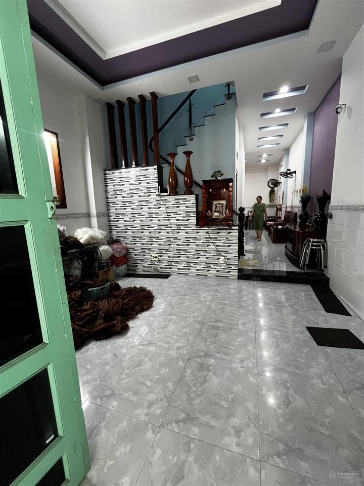 Bán nhà chính chủ đường nguyễn văn quá, diện tích 5m x 14m, đúc 3 tấm, giá 6 tỷ (chốt), hẻm 3m