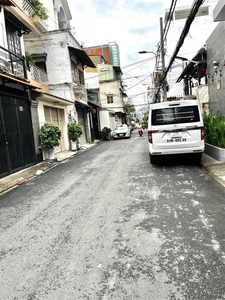Bán nhà gấp đường phú thọ hoà, diện tích 4mx10m, đúc 1 tấm, giá 5.4 tỷ ( ko tl), hẻm 6m thông