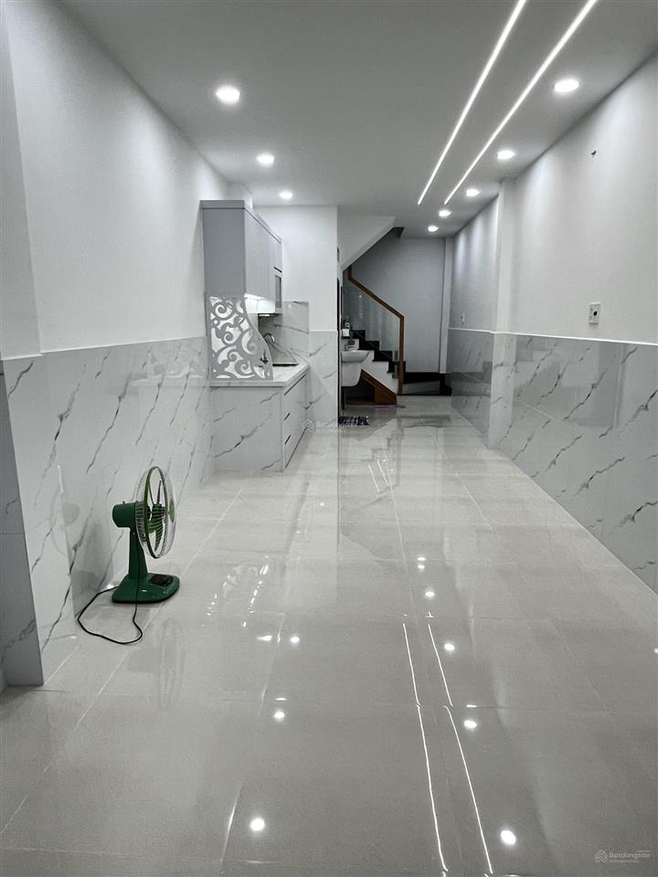 Bán nhà 4 lầu đường âu cơ, diện tích 3mx10m, tổng dt 30m2, nhà đẹp, giá 5 tỷ (bớt lộc), hẻm 4m