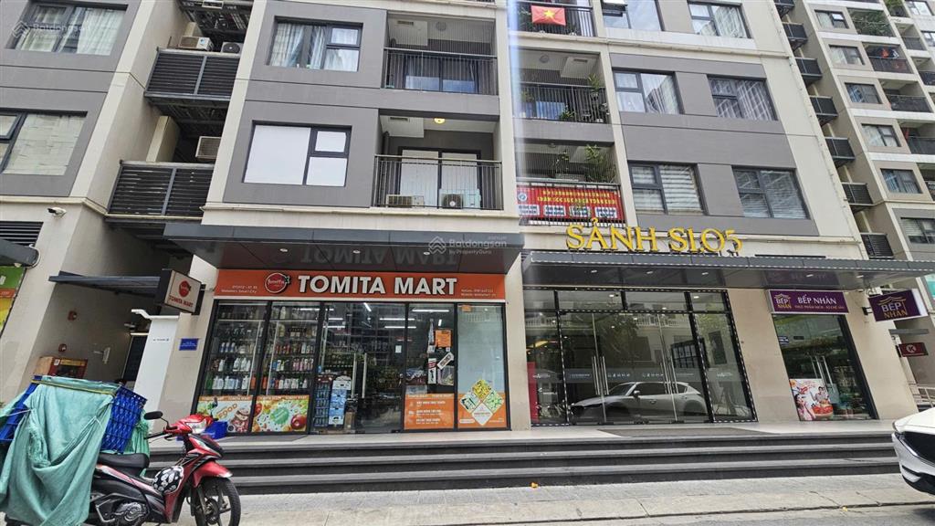 Mặt bằng 2 tầng 108m² có siêu thị đang thuê sẵn, dòng tiền thuê mỗi năm gần 900 triệu