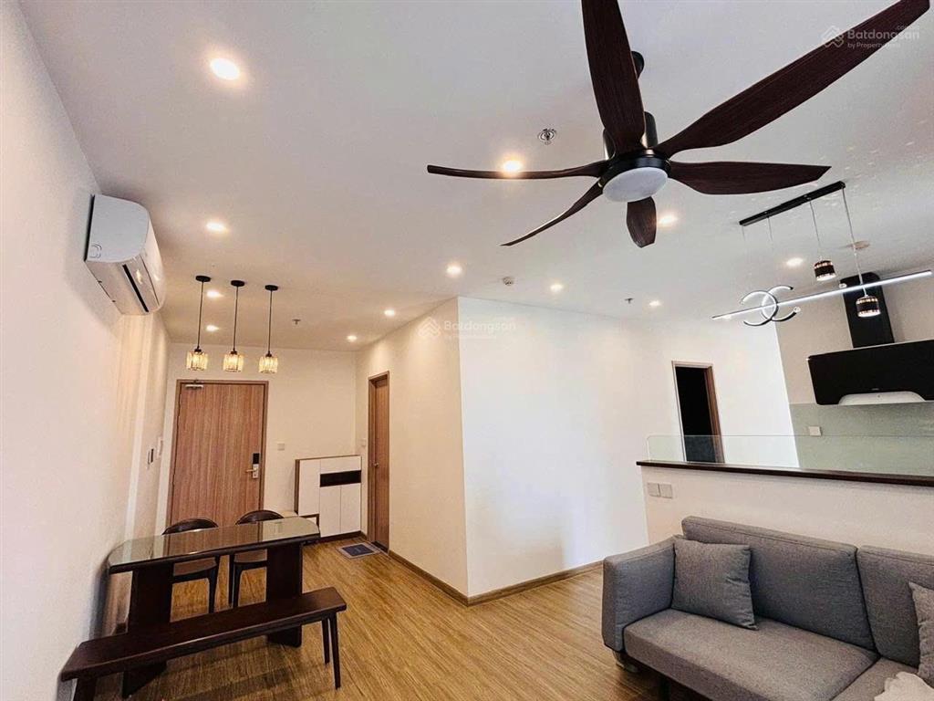 Gia đình tôi cho thuê 2pn view hồ masteri west heights, miễn phí dịch vụ, sẵn chỗ đỗ ô tô hầm