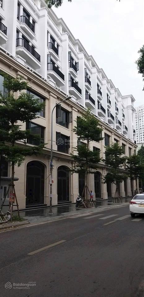 Chính chủ tôi cần bán nhanh căn liền kề mặt phố chùa láng, q đống đa, dt 130 m2, 7 tầng, mt 6 m