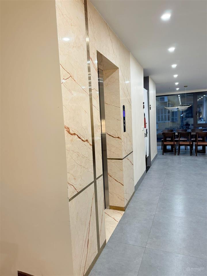 Chính chủ tôi cần bán nhanh căn liền kề mặt phố chùa láng, q đống đa, dt 120 m2, 7 tầng, mt 5m