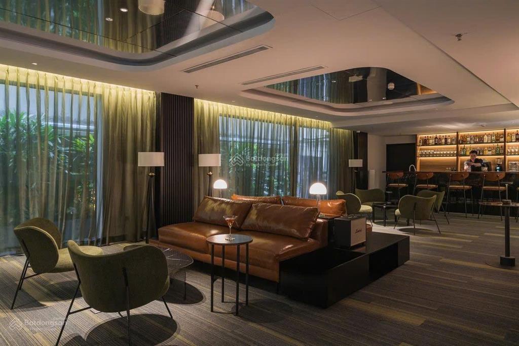 ( chính chủ) tôi cần chuyển nhượng toà ks, phố trần hưng đạo, q hoàn kiếm, dt 900 m2, 12t, mt 14 m.