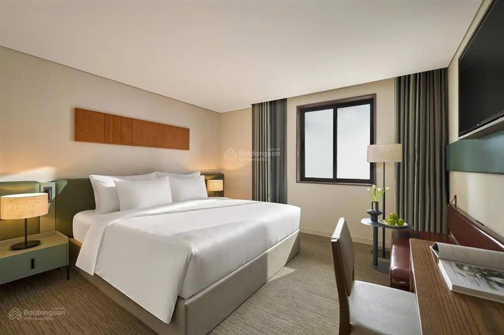 ( chính chủ) tôi cần chuyển nhượng toà ks, phố trần hưng đạo, q hoàn kiếm, dt 900 m2, 12t, mt 14 m.