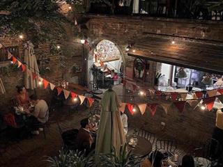 Anh linh chủ nhà nhờ bán nhanh nhà mặt phố trần hưng đạo, quận hoàn kiếm, dt 270 m2, 2 tầng, mt 9