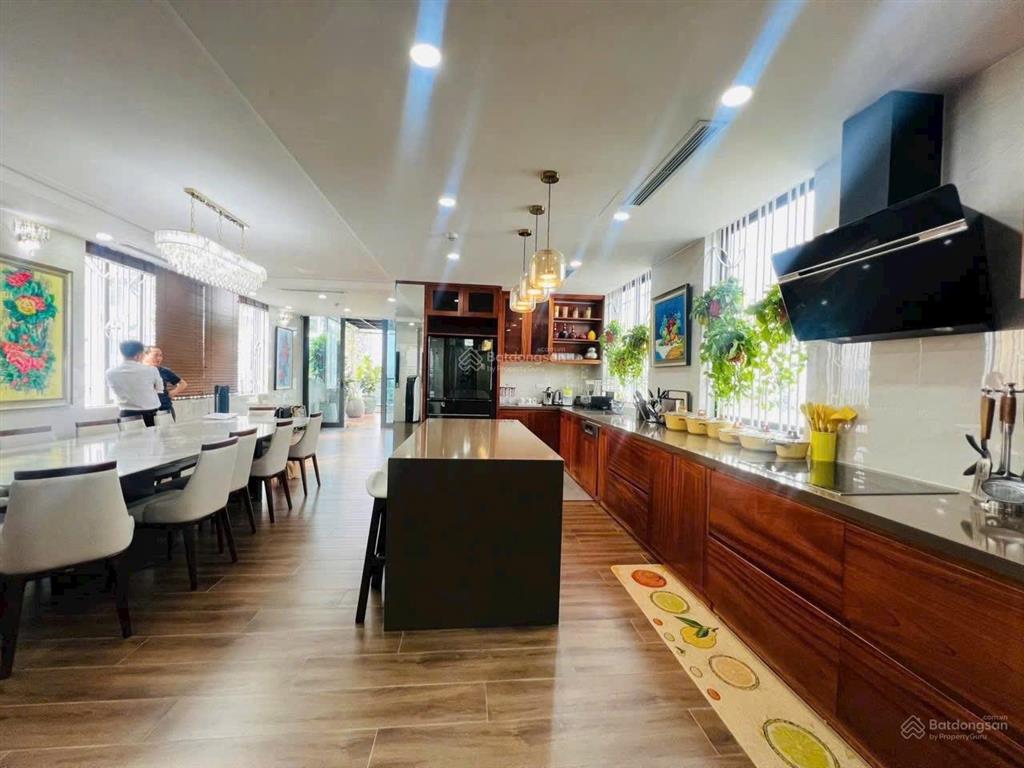 [chính chủ] tôi cần cho thuê toà bulding, mặt phố triệu việt vương, quận hbt. dt 160 m, 11 tầng
