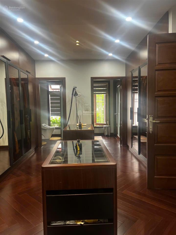 (chính chủ) tôi cần bán nhà phố lý nam đế, q hoàn kiếm, dt 70 m2, 7 tầng, mt 5,8m, giá 40 tỷ