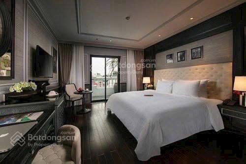 Chính chủ cần chuyển nhượng tòa khách sạn trung tâm phố cổ, quận hoàn kiếm, dt 340 m2, 11 tầng,