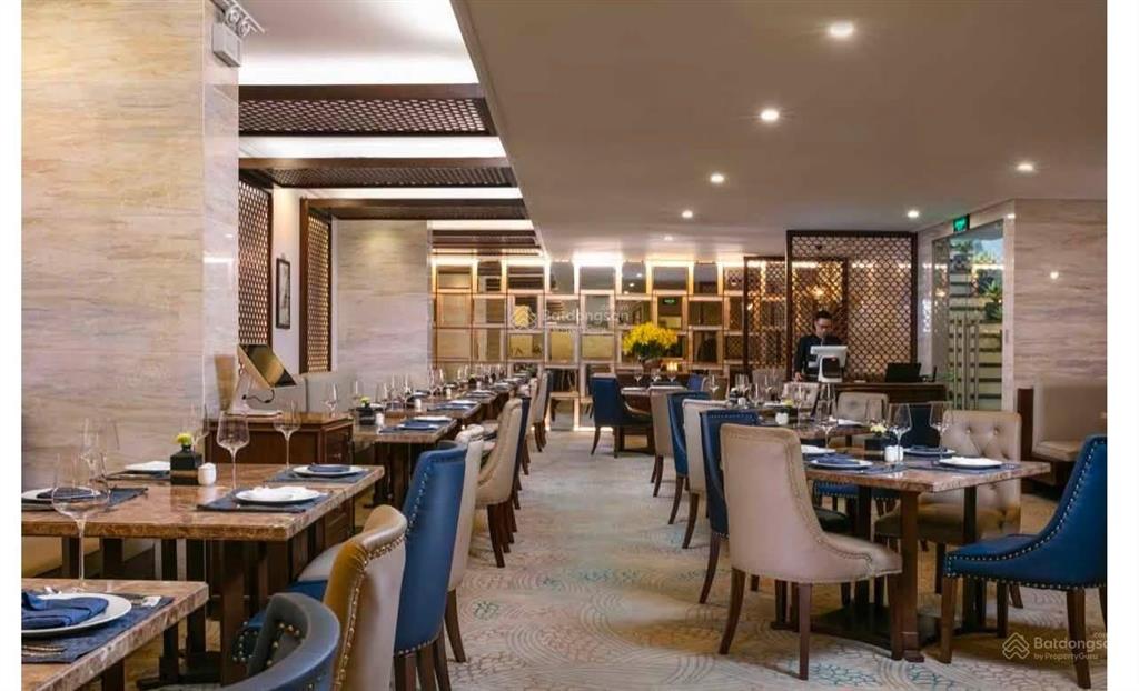 Chính chủ cần chuyển nhượng tòa khách sạn trung tâm phố cổ, quận hoàn kiếm, dt 340 m2, 11 tầng,