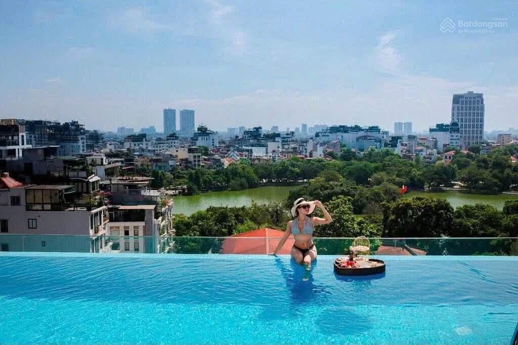 Chính chủ cần chuyển nhượng tòa khách sạn trung tâm phố cổ, quận hoàn kiếm, dt 340 m2, 11 tầng,