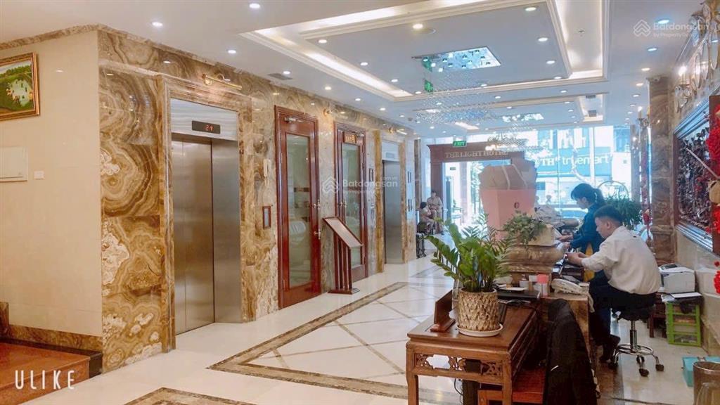 Bác vân định cư ở nước ngoài cần bán tòa khách sạn trung tâm phố cổ, dt 340m, 11 tầng, mt 8,5 m