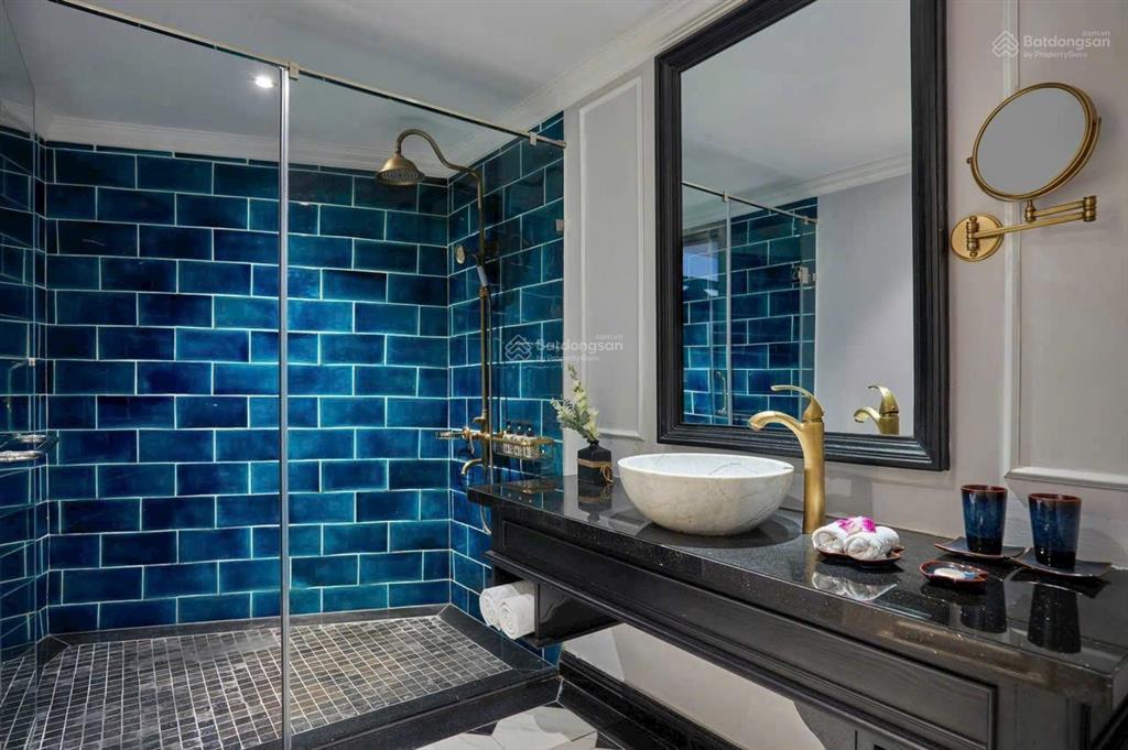 Chính chủ tôi cần bán toà khách sạn trung tâm phố cổ, q hoàn kiếm, dt 190 m2, 10 tầng, mt 7,6m