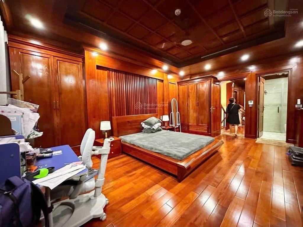 Chính chủ, tôi cần bán nhanh tòa mặt phố huế, q hbt, dt 150 m2 x 8 tầng, mt 5,6 m. 120 tỷ