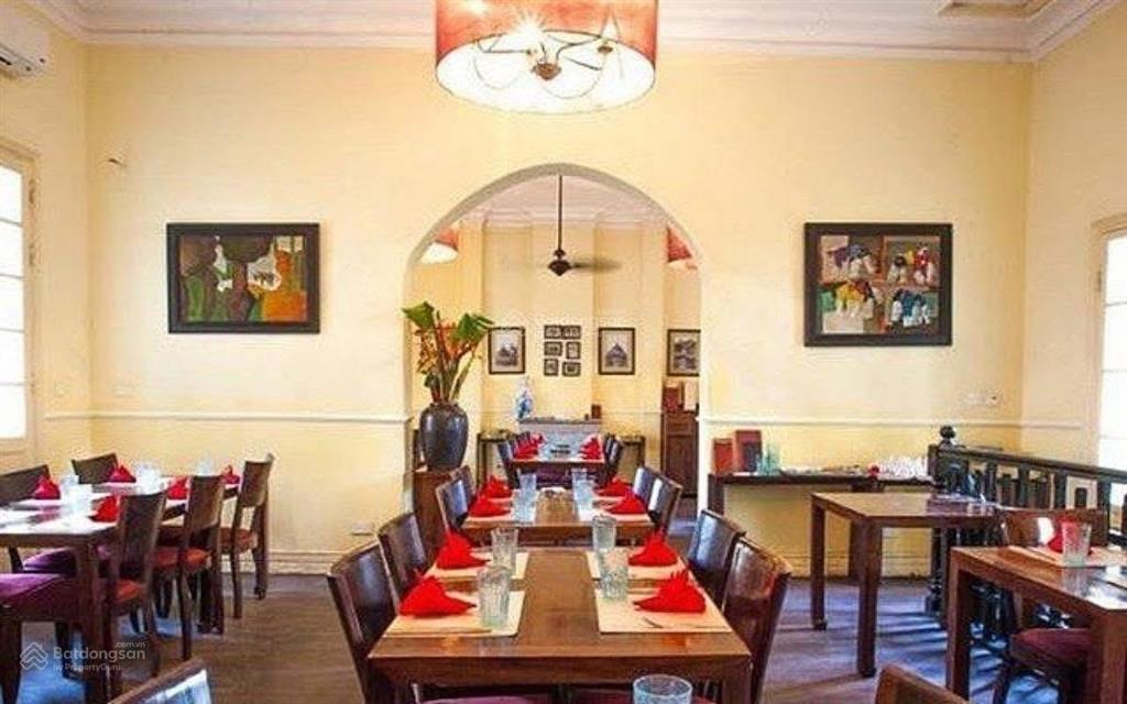 Cô phương chủ nhà có tuổi nhờ bán căn biệt thự trung tâm phố cổ, q hoàn kiếm, dt 530 m2, 2t, mt 12m
