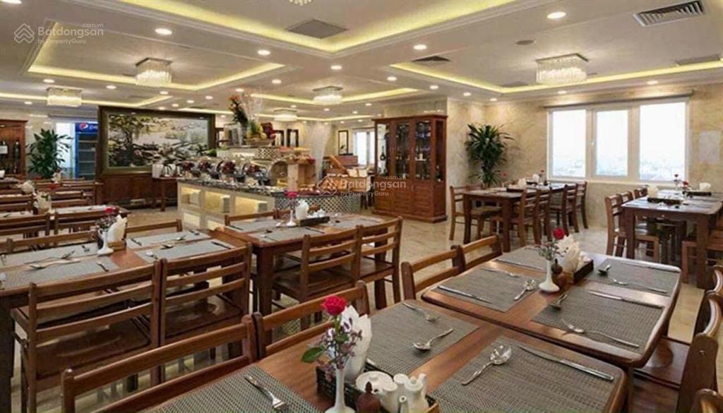 Bán tòa khách sạn phố cửa bắc, quận ba đình, hà nội, dt 235 m2, 13 tầng, lô góc.