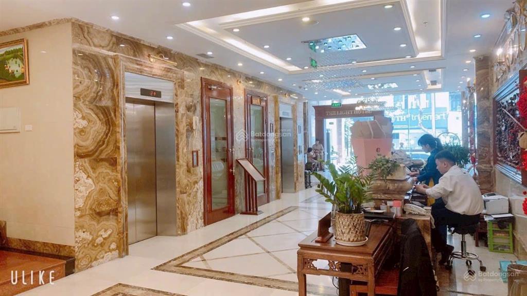 Bán tòa khách sạn phố cửa bắc, quận ba đình, hà nội, dt 235 m2, 13 tầng, lô góc.