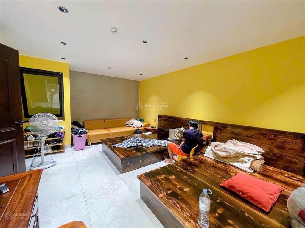 Chính chủ, tôi cần bán nhà phố lạc trung, quận hai bà trưng, dt 80 m2, 7 tầng, mt 6m, 24 tỷ