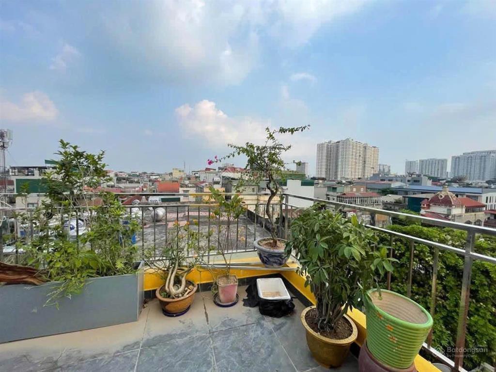 Chính chủ, tôi cần bán nhà phố lạc trung, quận hai bà trưng, dt 80 m2, 7 tầng, mt 6m, 24 tỷ