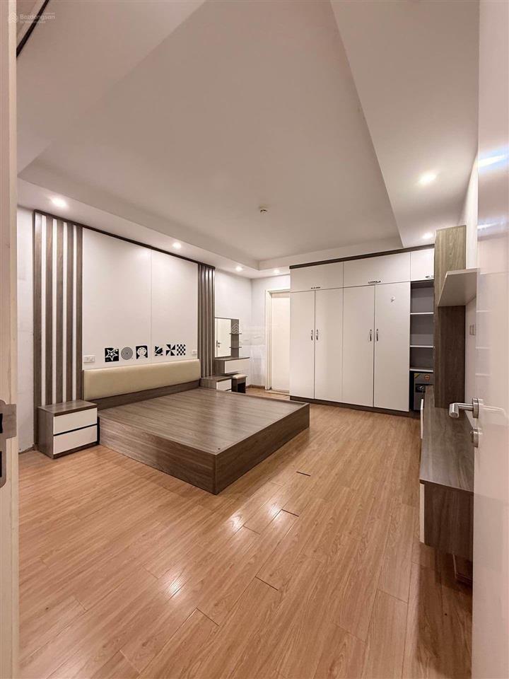 Bán căn hộ 3 phòng ngủ 113m view sông hồng, vị trí đắc địa tại chung cư t&t vĩnh hưng.