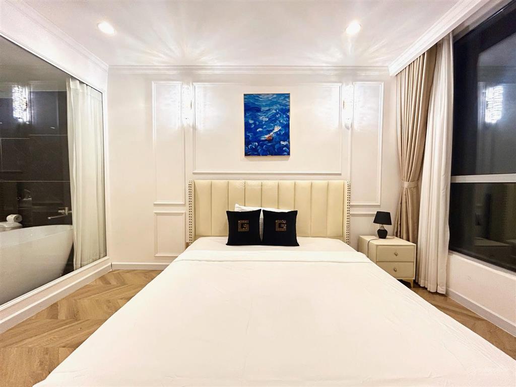 Cho thuê căn hộ landmark1 07 view công viên lanmark81 126m2 giá 65tr