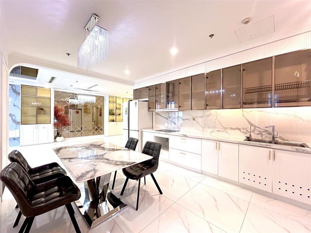 Cho thuê căn hộ landmark1 07 view công viên lanmark81 126m2 giá 65tr