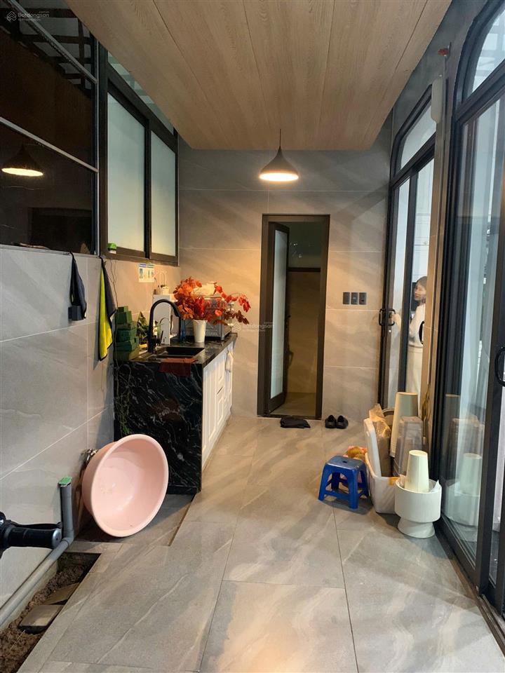 Biệt thự song lập 150m2 mặt tiền 10m. hoàn thiện full đồ có thang máy về ở ngay. giá chỉ 3x tỷ.