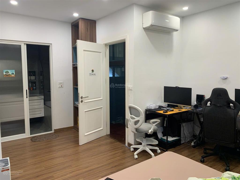 Biệt thự song lập 150m2 mặt tiền 10m. hoàn thiện full đồ có thang máy về ở ngay. giá chỉ 3x tỷ.