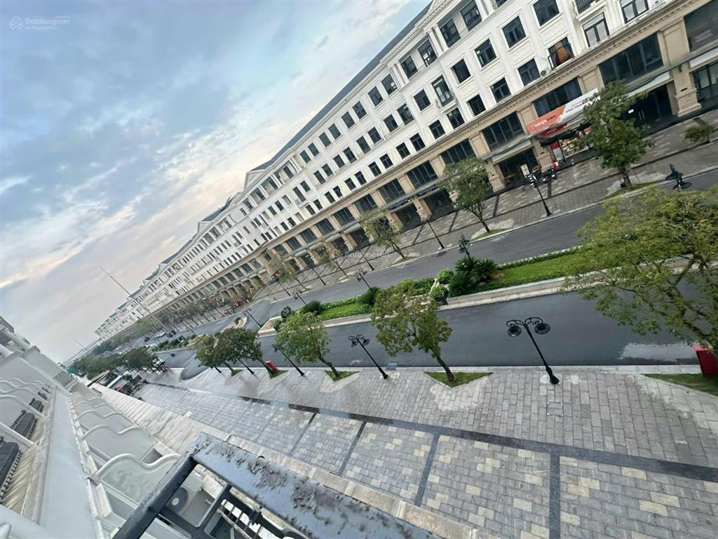 Cho thuê căn liền kề hải âu xây 5 tầng có thang máy phù hợp vừa ở vừa kinh doanh giá 30tr/tháng