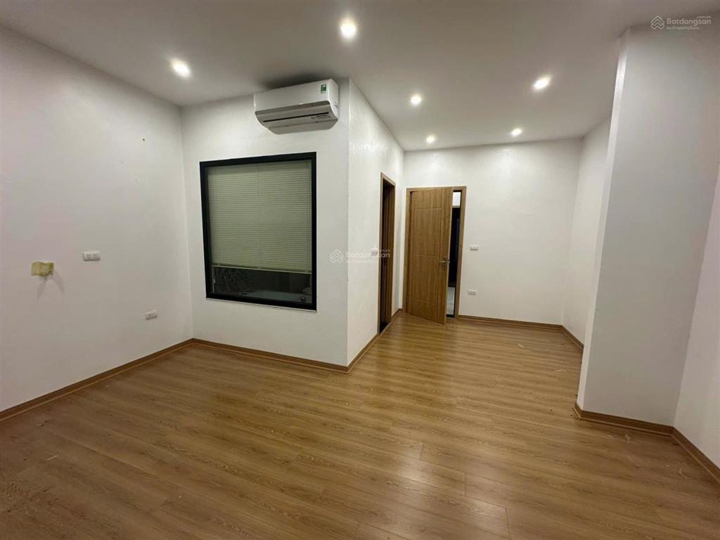 Cho thuê căn liền kề hải âu xây 5 tầng có thang máy phù hợp vừa ở vừa kinh doanh giá 30tr/tháng