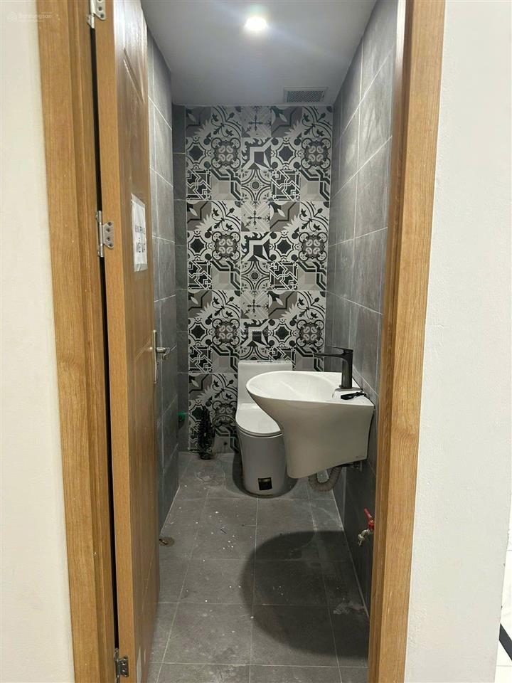 Cho thuê căn liền kề hải âu xây 5 tầng có thang máy phù hợp vừa ở vừa kinh doanh giá 30tr/tháng