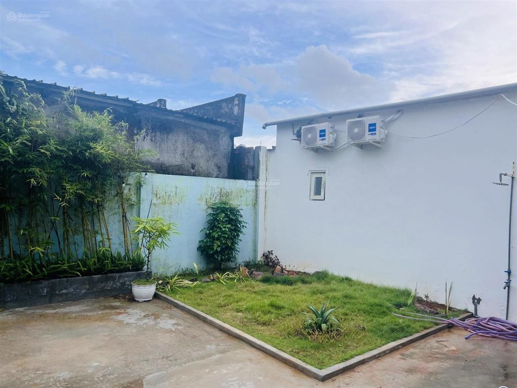 Bán nhà đất mặt tiền đường ven biển phía tây vị trí ngay góc ngã 3 đường cmt8  ven biển