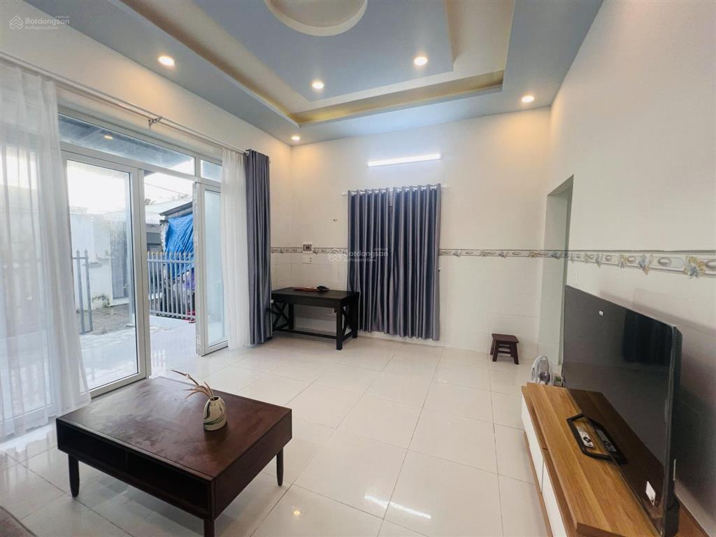 Bán nhà đất mặt tiền đường ven biển phía tây vị trí ngay góc ngã 3 đường cmt8  ven biển