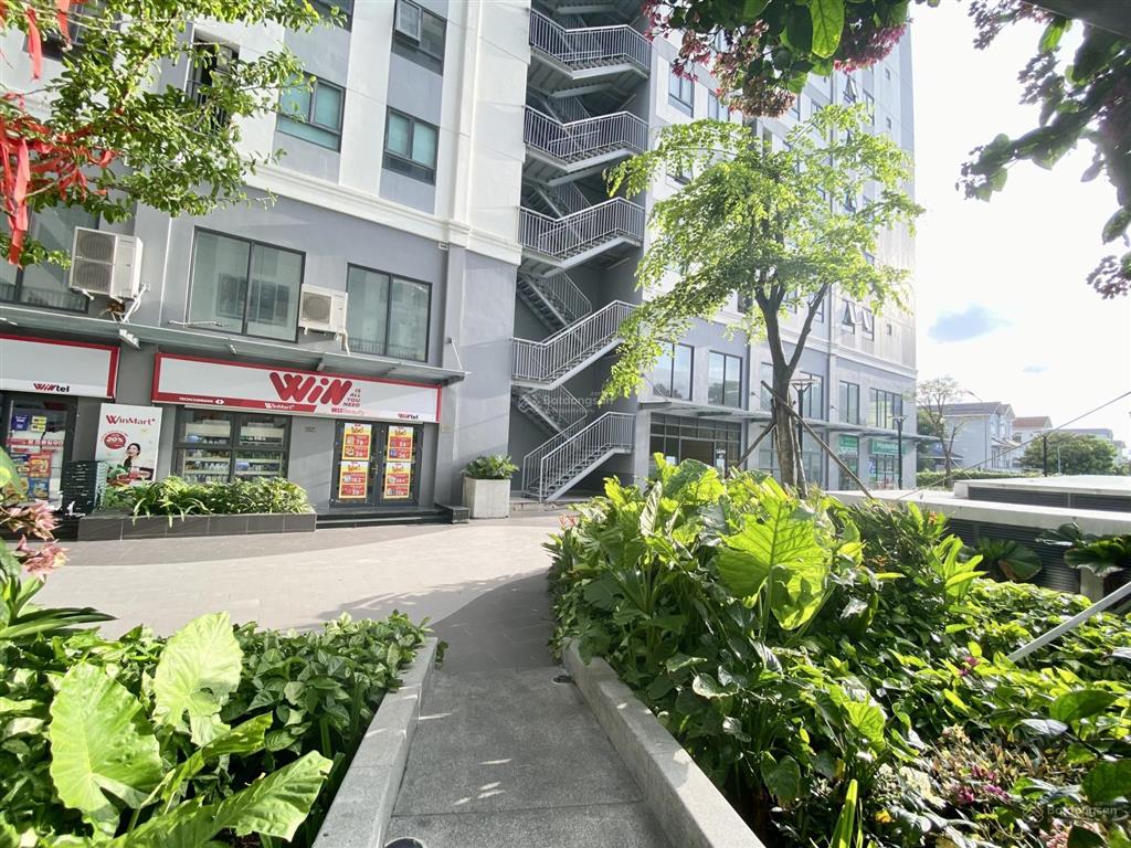 Bán sài gòn intela 78m2, 3pn góc, full nội thất mới, tầng trung, 3 tỷ bao thuế phí.  0903 042 ***