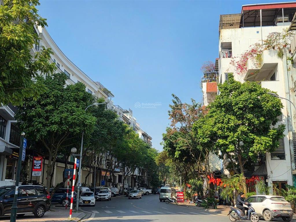 Đất lâm hạ.giá hợp lý.97m2 mặt tiền 6m. nhà 3 tầng cũ xác định bán đất