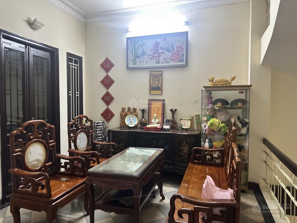 Đất lâm hạ.giá hợp lý.97m2 mặt tiền 6m. nhà 3 tầng cũ xác định bán đất