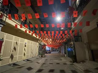 Đất hồng tiến, ngõ thông 7 chỗ,gần hồ sát phố.hướng đẹp đông nam.71m2 mặt tiền gần 5m giá đầu tư