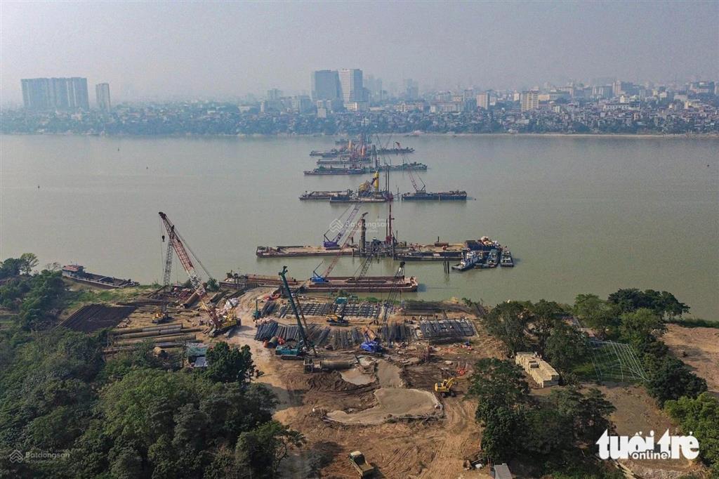 Một nhà ra mặt phố, hồ bồ đề. 7 chỗ vào đất. 60m2 mặt tiền đỉnh cao. giá đầu tư 230tr/m2