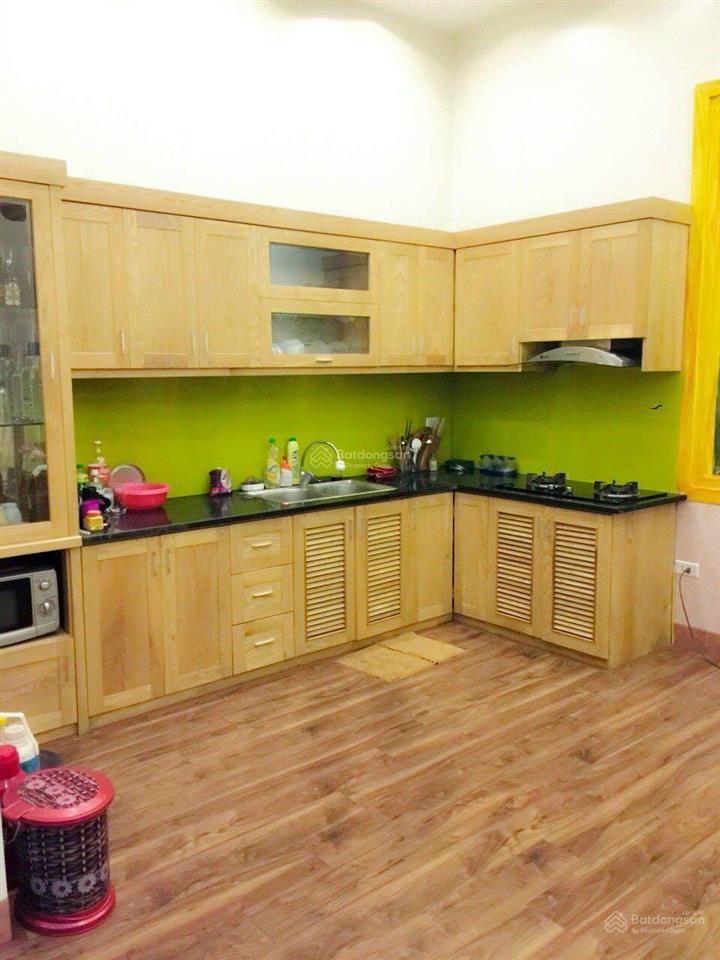 Cho thuê biệt thự 3 tầng phố hoàng như tiếp. diện tích hơn 200m2. xây dựng 100m2 còn lại làm sân