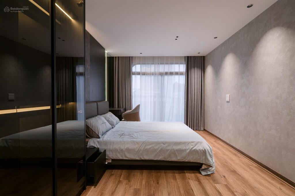 Nhà đẹp bồ đề, nguyễn văn cừ. 60m² xây 7 tầng thang máy giá 24 tỉ. gara 2 ô tô. tương lai cực sáng