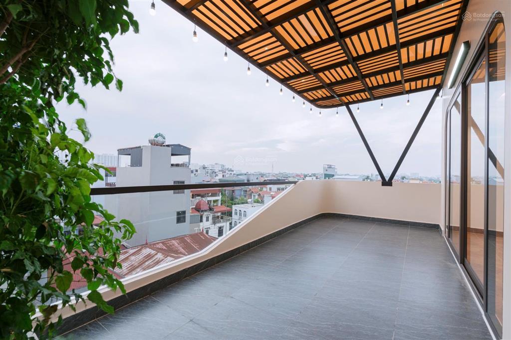 Nhà đẹp bồ đề, nguyễn văn cừ. 60m² xây 7 tầng thang máy giá 24 tỉ. gara 2 ô tô. tương lai cực sáng