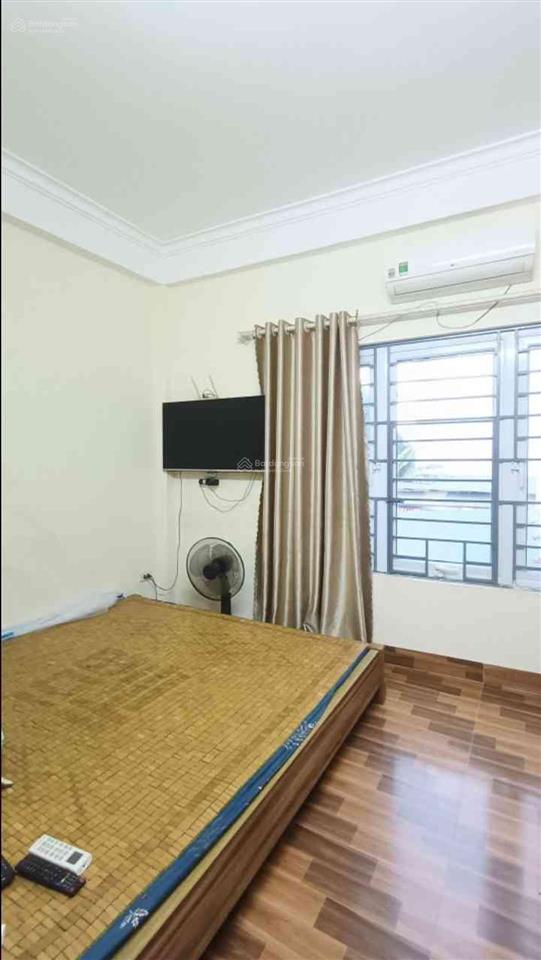 Bán nhà về quê. 40m2 mặt tiền 5m thiết kế 4 tầng.ngõ 3m,cách 20m ra đường ô tô tránh.giá tốt 9.1 tỉ
