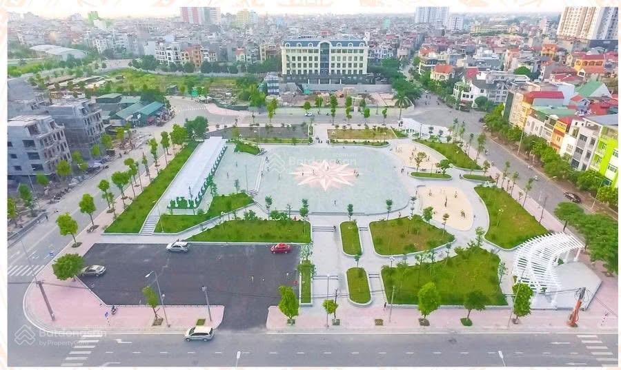 Bán nhà cấp 4.60m2 mặt tiền 4m5.ô tô 7 chỗ vào nhà.view thoáng.giá 15 tỉ