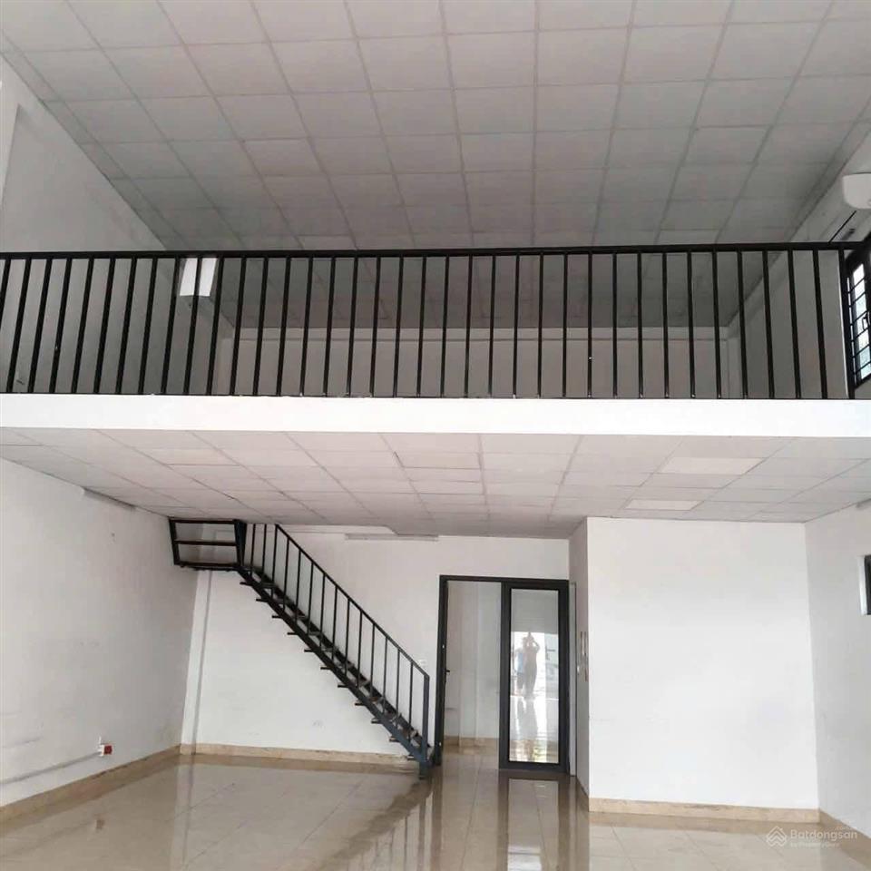 Bán nhà cấp 4.60m2 mặt tiền 4m5.ô tô 7 chỗ vào nhà.view thoáng.giá 15 tỉ