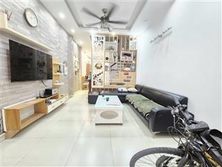 Đối diện aeon,nhà dân xây chắc chắn.ngõ 7 chỗ đỗ cửa,10m ra ô tô tránh.45m2 xây 4 tầng giá 8.9 tỉ