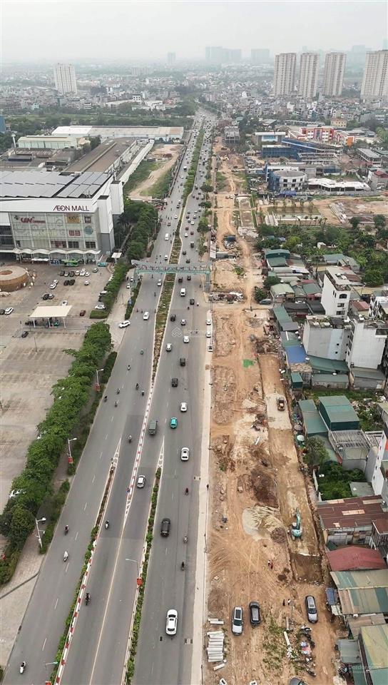 Đối diện aeon, ngõ thông kinh doanh, lô góc 3 thoáng. 200m2 mặt tiền gần 14m full thổ. giá 160tr/m2