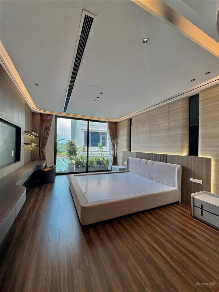 Chính chủ bán nhà mặt phố thông nguyễn lam,chu huy mân.55m2 thiết kế 7 tầng thang máy.giá tốt 18 tỉ