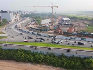 Phân lô lâm hạ, bồ đề. ngõ ô tô chạy vòng quanh. 87m2 mặt tiền 6m, nhà cũ 2 tầng. giá 260tr/m2